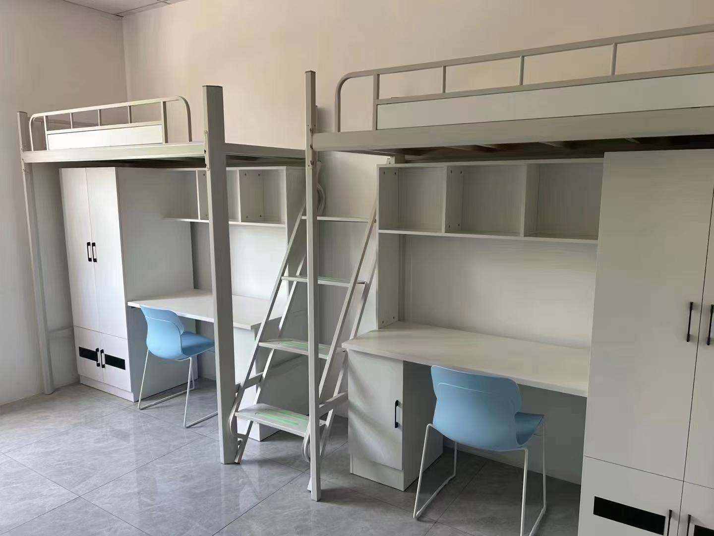 學生宿舍鐵床新寵，空間利用高手，省地又實用！